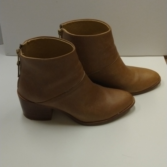 Nisolo Dari Boot - Heeled Ankle Boot - Picture 4 of 7